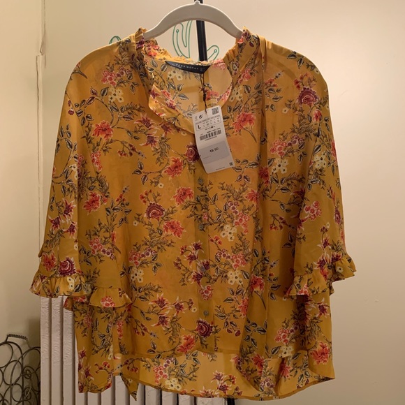 Zara Tops - Zara floral blouse